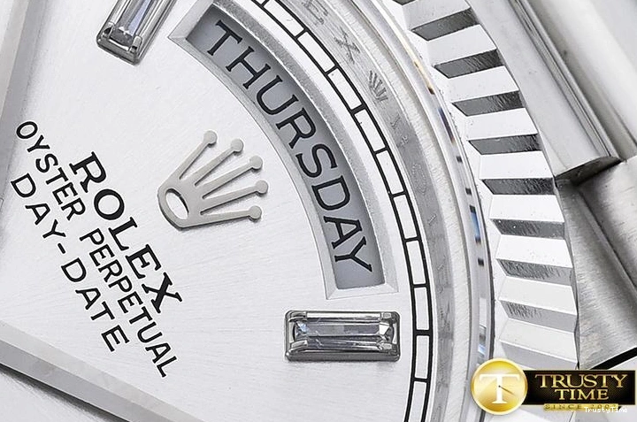 0228 RDD0206C – DayDate Trendsetting 670